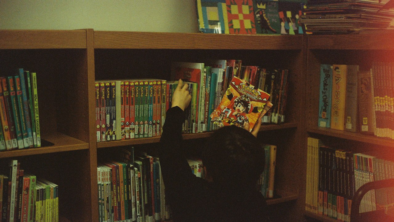 図書館の子ども(イメージ)