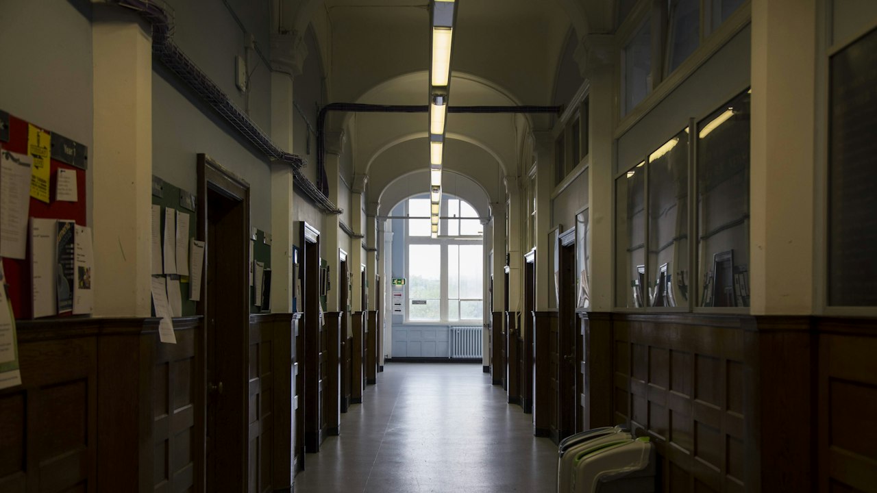 学校の廊下(イメージ)