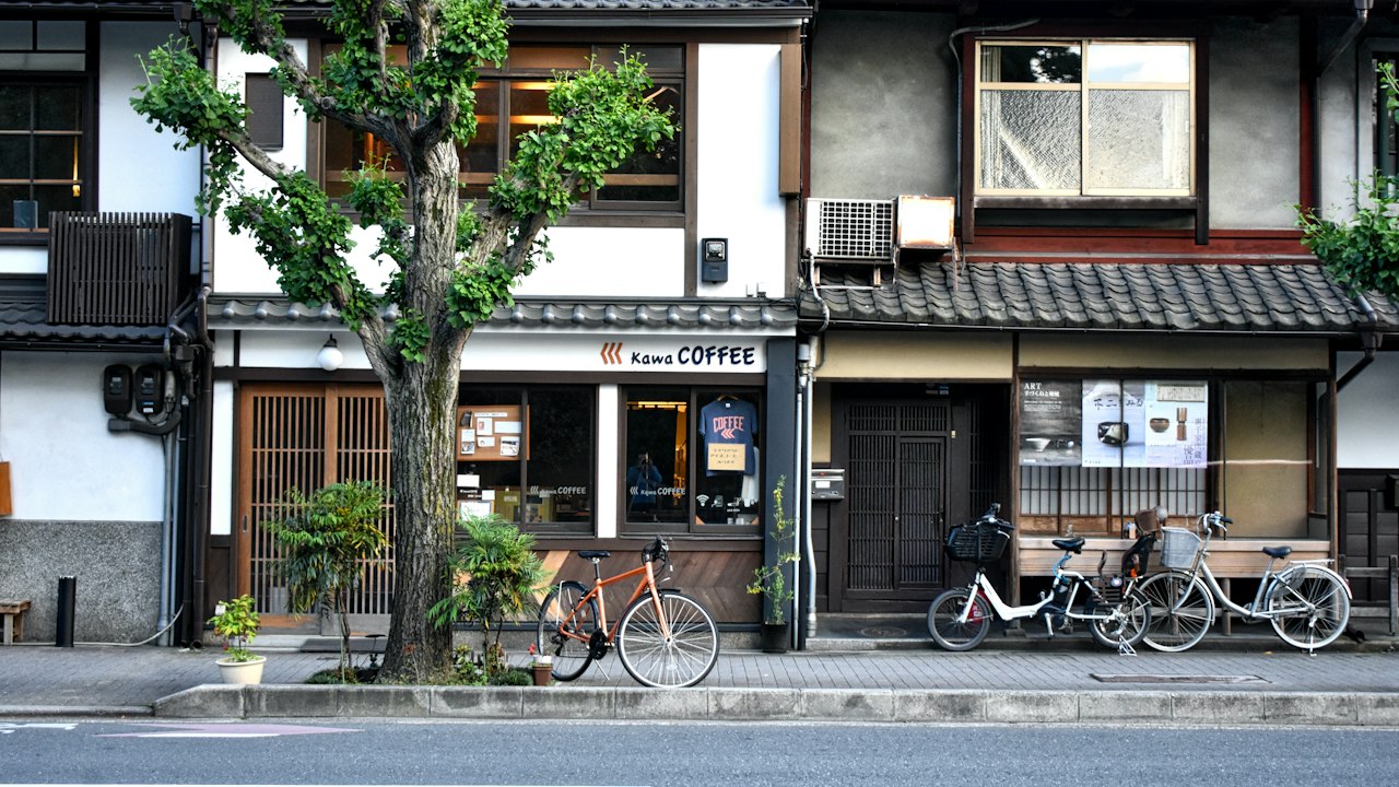 日本の住宅街と賃貸マンション(イメージ)