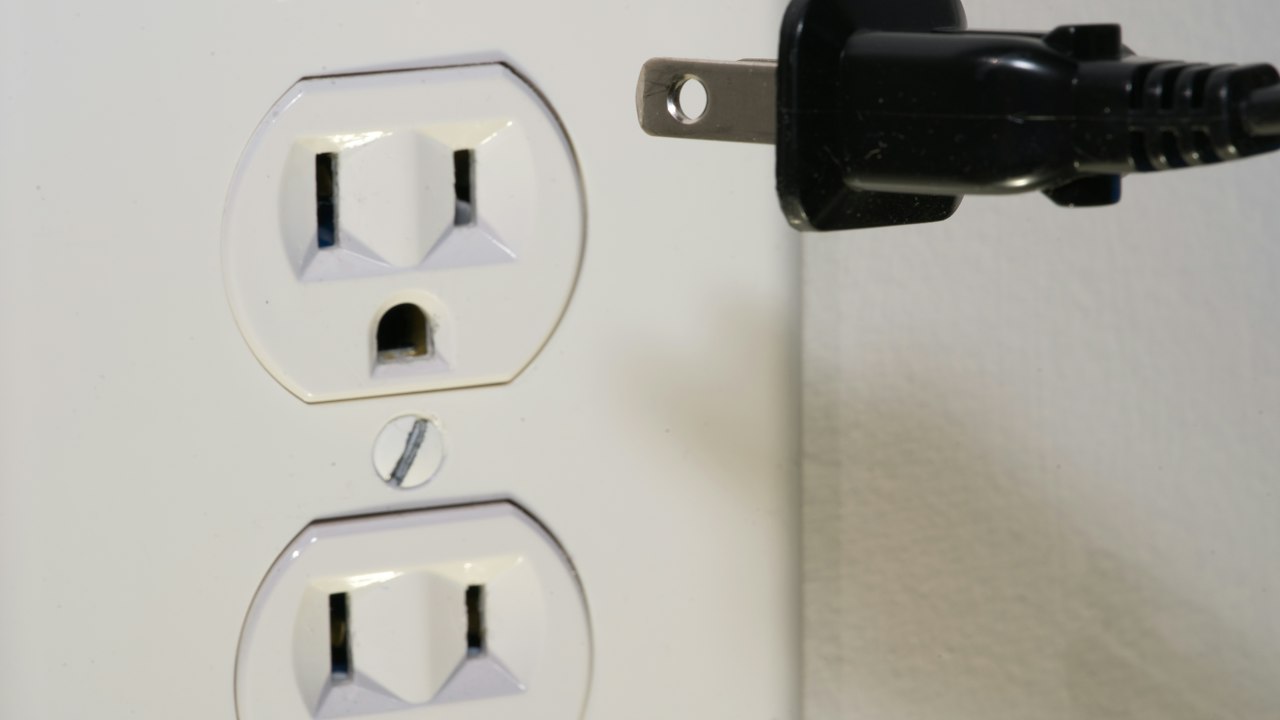 コンセントと電源プラグ(イメージ)