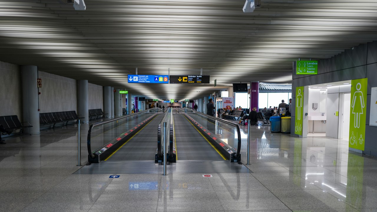 空港の通路(イメージ)