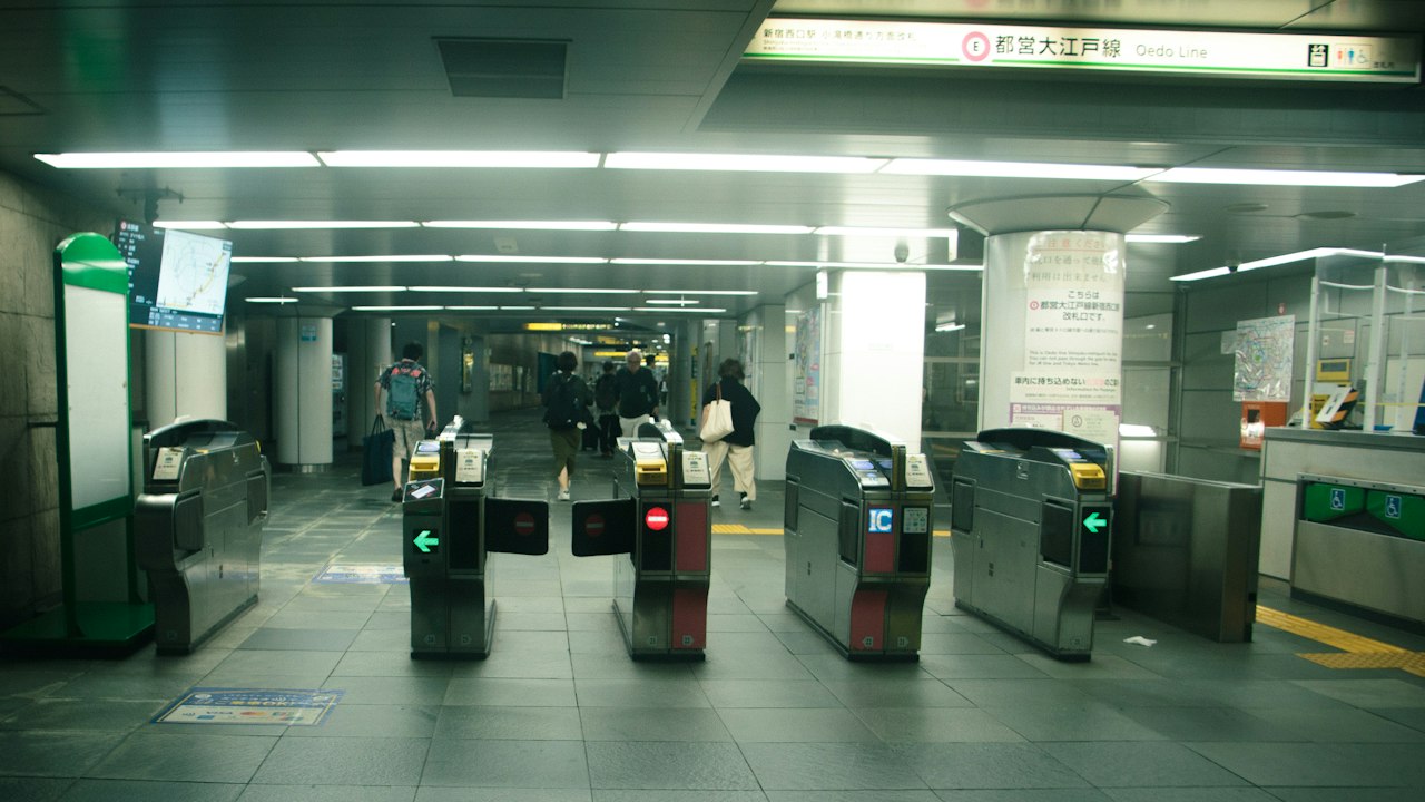 駅の自動改札(イメージ)